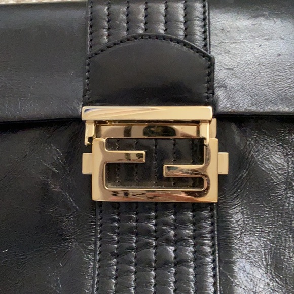 Black leather authentic Fendi bag - Picture 2 of 8